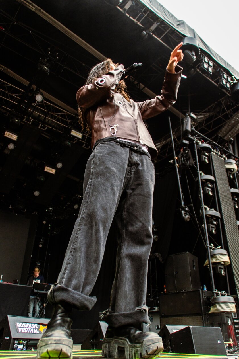 Danielle Balbuena lässt die Festivalcrowd toben. – 070 Shake.