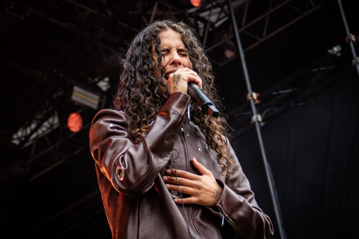 Danielle Balbuena lässt die Festivalcrowd toben. – 070 Shake.
