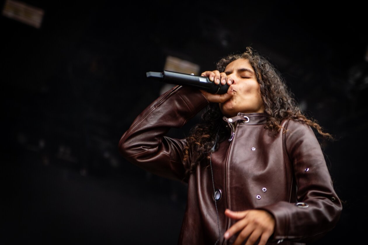 Danielle Balbuena lässt die Festivalcrowd toben. – 070 Shake beim Roskilde Festival.