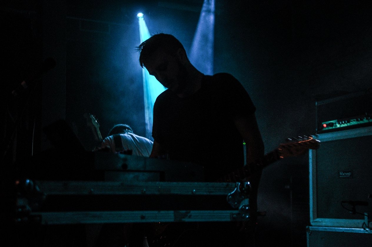 65daysofstatic – Viele Kabel, ein Sound: Eine Math-Rock-Messe ohnegleichen in Holland. – …und erschaffen dichte Electronica-Sphären.