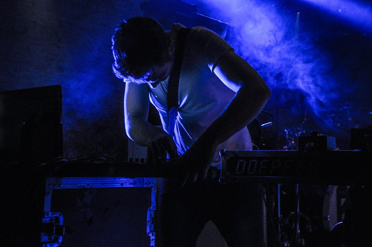 65daysofstatic – Viele Kabel, ein Sound: Eine Math-Rock-Messe ohnegleichen in Holland. – Paul Wolinski.