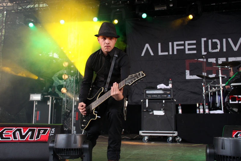 Einer der wenigen echten Rockacts der Sause. – A Life Divided.