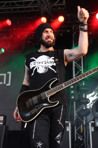 Einer der wenigen echten Rockacts der Sause. – A Life Divided.