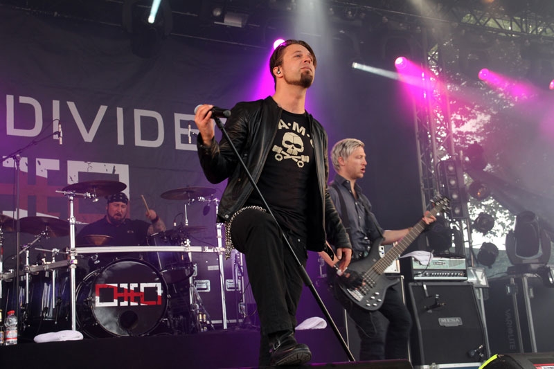 Einer der wenigen echten Rockacts der Sause. – A Life Divided.