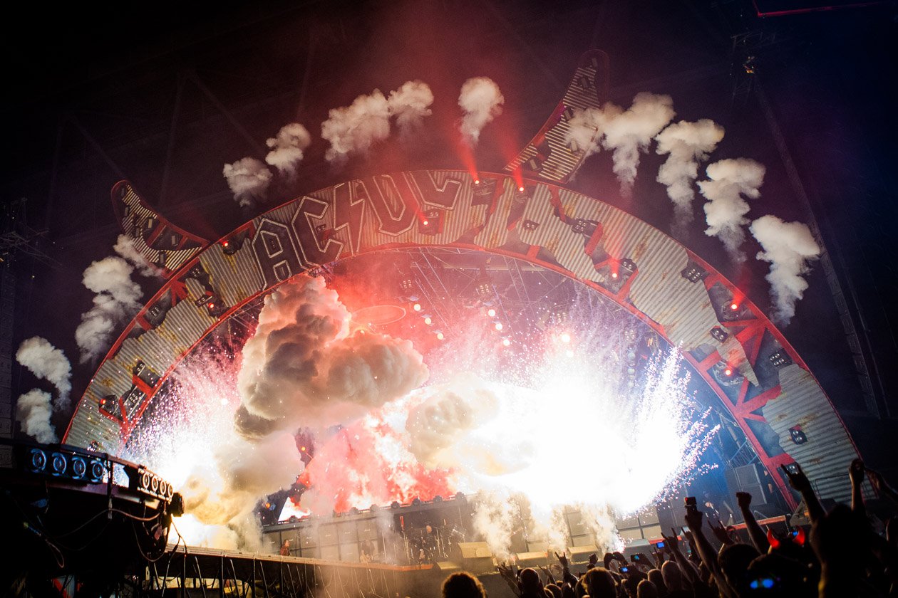 AC/DC – Am Rhein gaben Angus Young, Axl Rose und Co. ihr vorerst letztes Konzert der "Rock Or Bust"-Europatour. – BUMM!