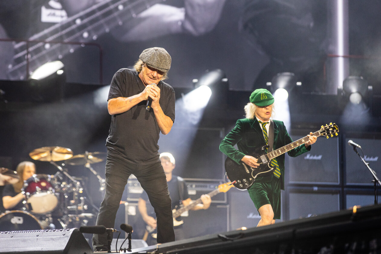 Der Auftaktgig zur ersten Tour seit acht Jahren: Angus Young und Co. auf Schalke. – AC/DC.