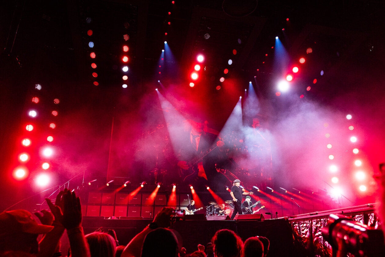 Der Auftaktgig zur ersten Tour seit acht Jahren: Angus Young und Co. auf Schalke. – AC/DC.