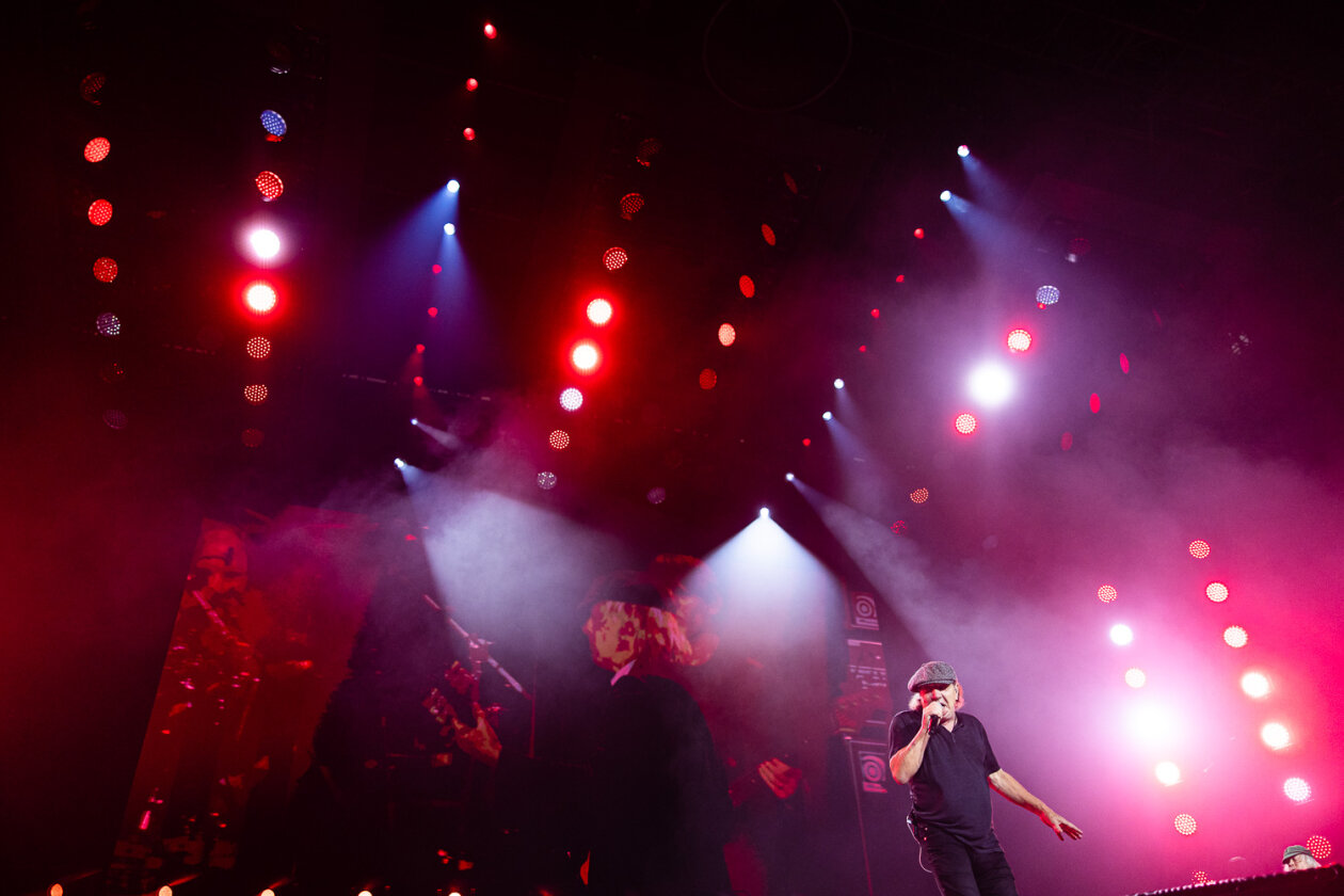 Der Auftaktgig zur ersten Tour seit acht Jahren: Angus Young und Co. auf Schalke. – AC/DC.