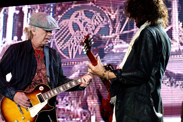Aerosmith – Die Rock-Veteranen mit einem souveränen Auftritt in der Fächerstadt. – 