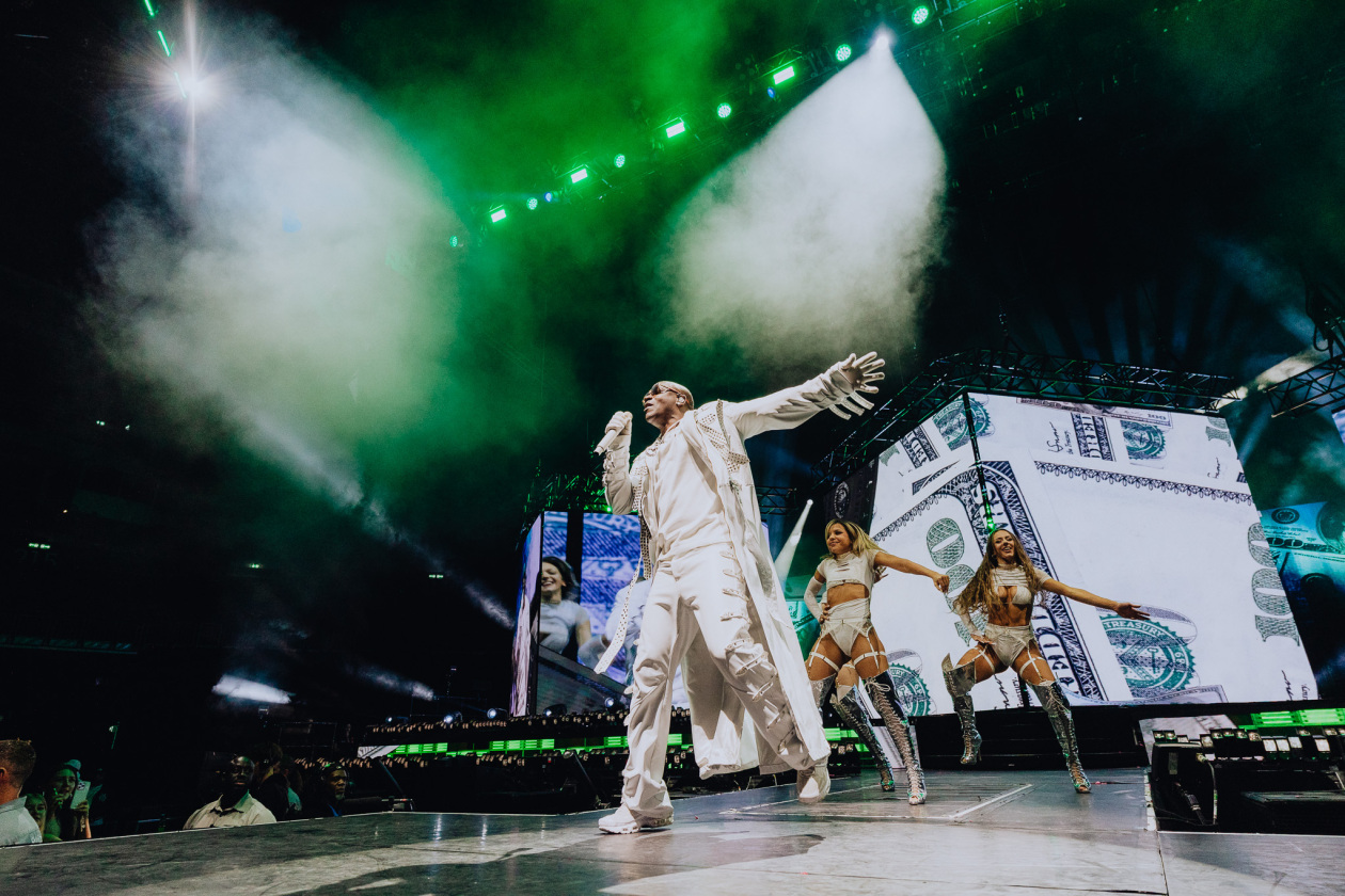 Im R'n'B-Doppel mit Ne-Yo auf Tour. – Akon.