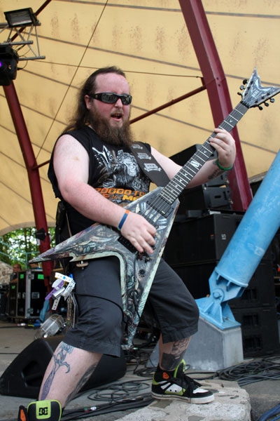 Die Keytar-Piraten lassen Kielholen. – Alestorm