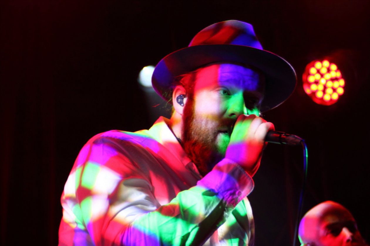 Alex Clare – Eine bunte Angelegenheit.