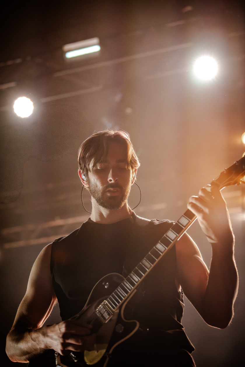 Alex G – Sam Acchione.