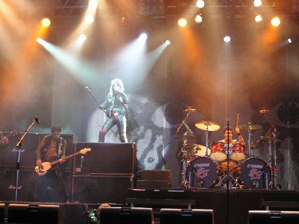 Alice Cooper – Der Altmeister des Shock-Rocks zählt noch lange nicht zum alten Eisen. – 