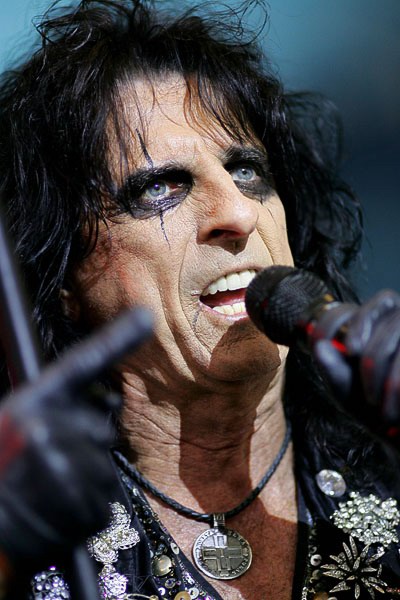 Alice Cooper – Schockrocken auf dem Museumsplatz. – 