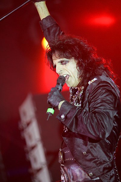 Alice Cooper – Schockrocken auf dem Museumsplatz. – 