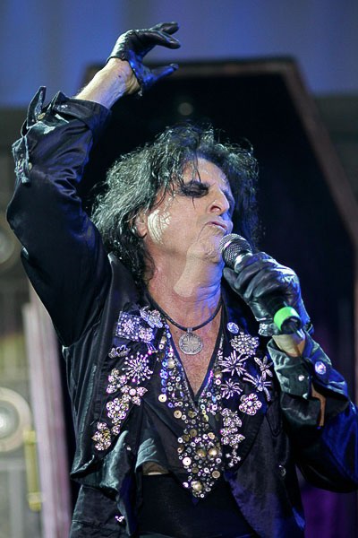 Alice Cooper – Schockrocken auf dem Museumsplatz. – 