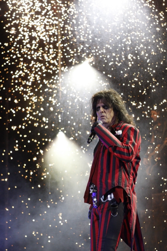 Alice Cooper – Einzige Deutschland-Show des Horror-Großmeisters 2012. – Hello Hooray!