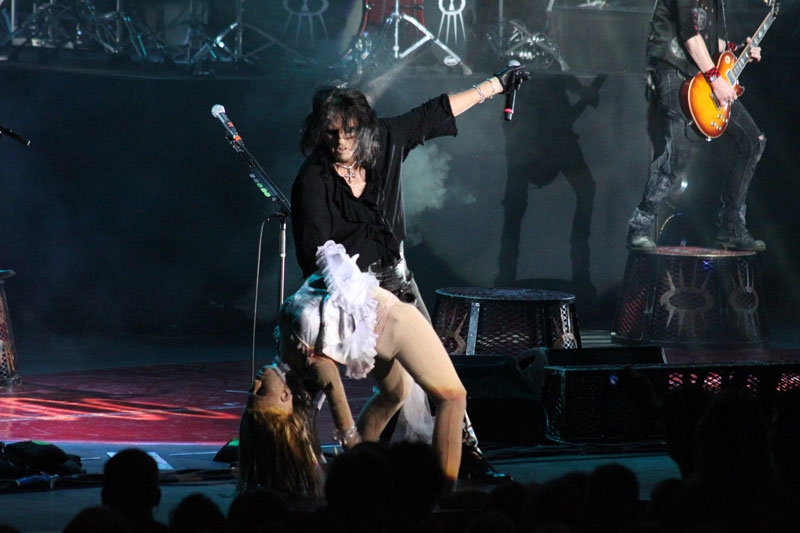 Alice Cooper zog in Frankfurt die komplette Horrorshow durch. – Cooper: