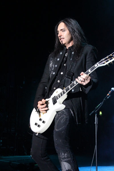 Alice Cooper zog in Frankfurt die komplette Horrorshow durch. – ... fuhren in der Frankfurter ...