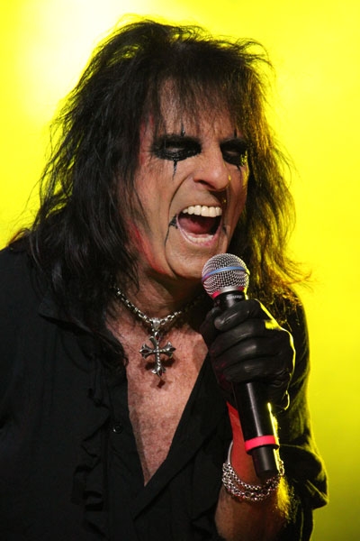 Alice Cooper zog in Frankfurt die komplette Horrorshow durch. – Ob mit ein paar Armen mehr ...