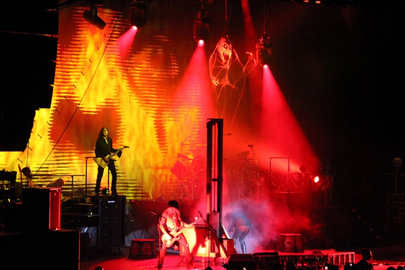 Alice Cooper zog in Frankfurt die komplette Horrorshow durch. – umzugehen hat.