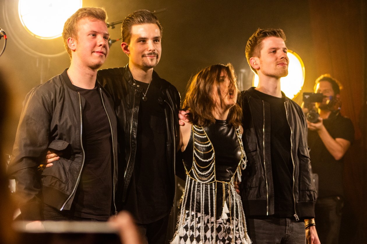 Alice Merton letzter Gig vor "MINT" – mit Special Guest Bosse. – Alice Merton-Band.