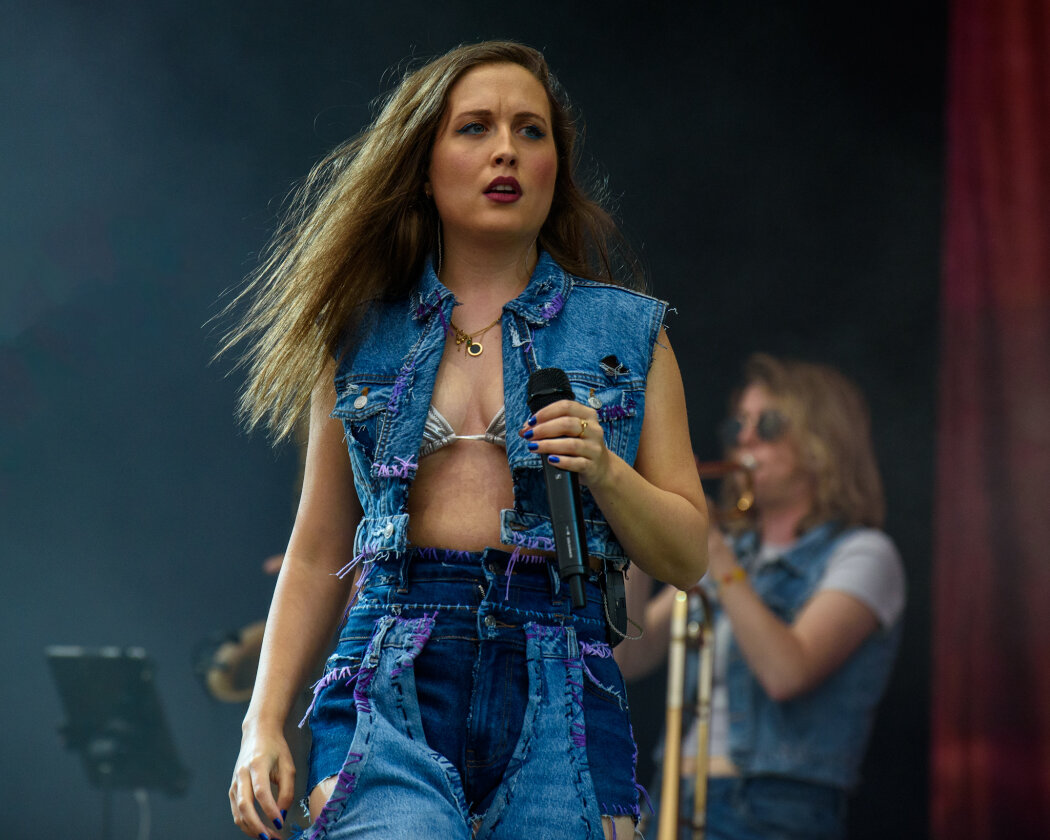 Die Globetrotterin live in Neuhausen ob Eck. – Alice Merton.