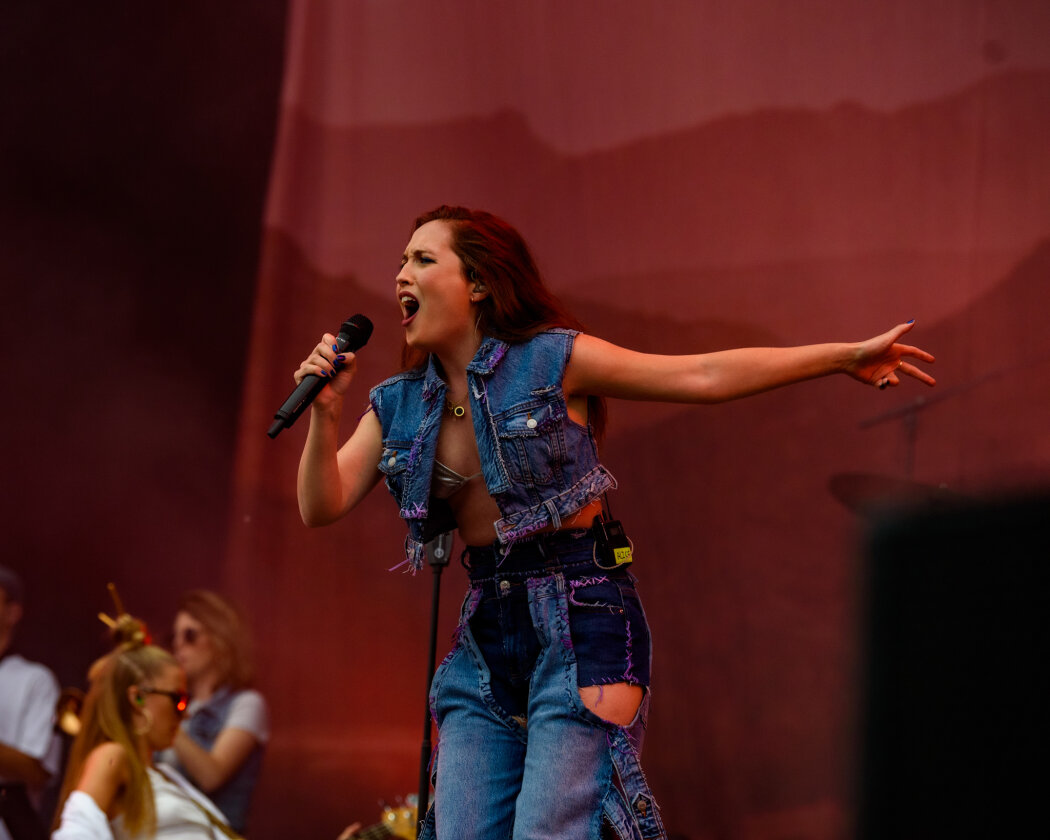 Die Globetrotterin live in Neuhausen ob Eck. – Alice Merton.