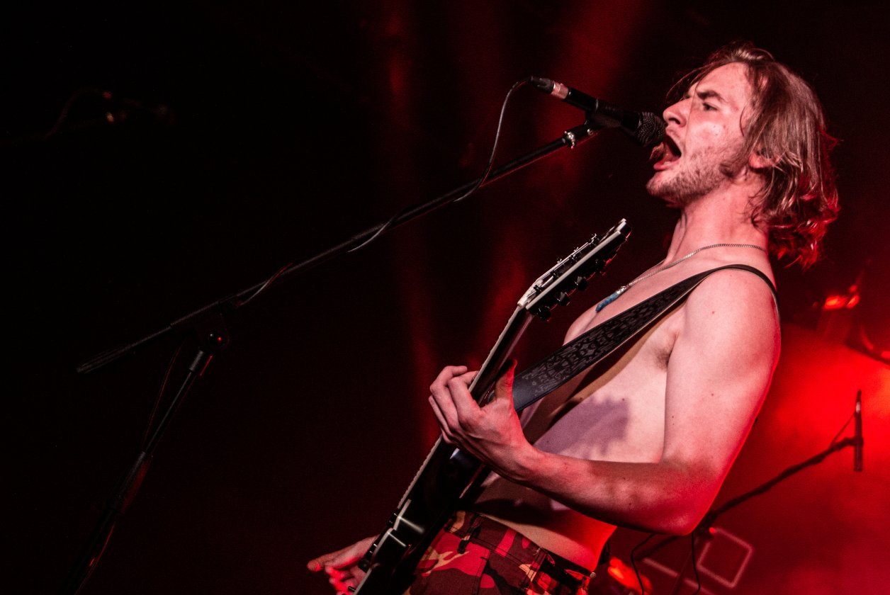 Alien Weaponry – Noch nicht volljährig, aber schon Profis in Sachen Moshpit-Anheizen. – Lewis de Jong.