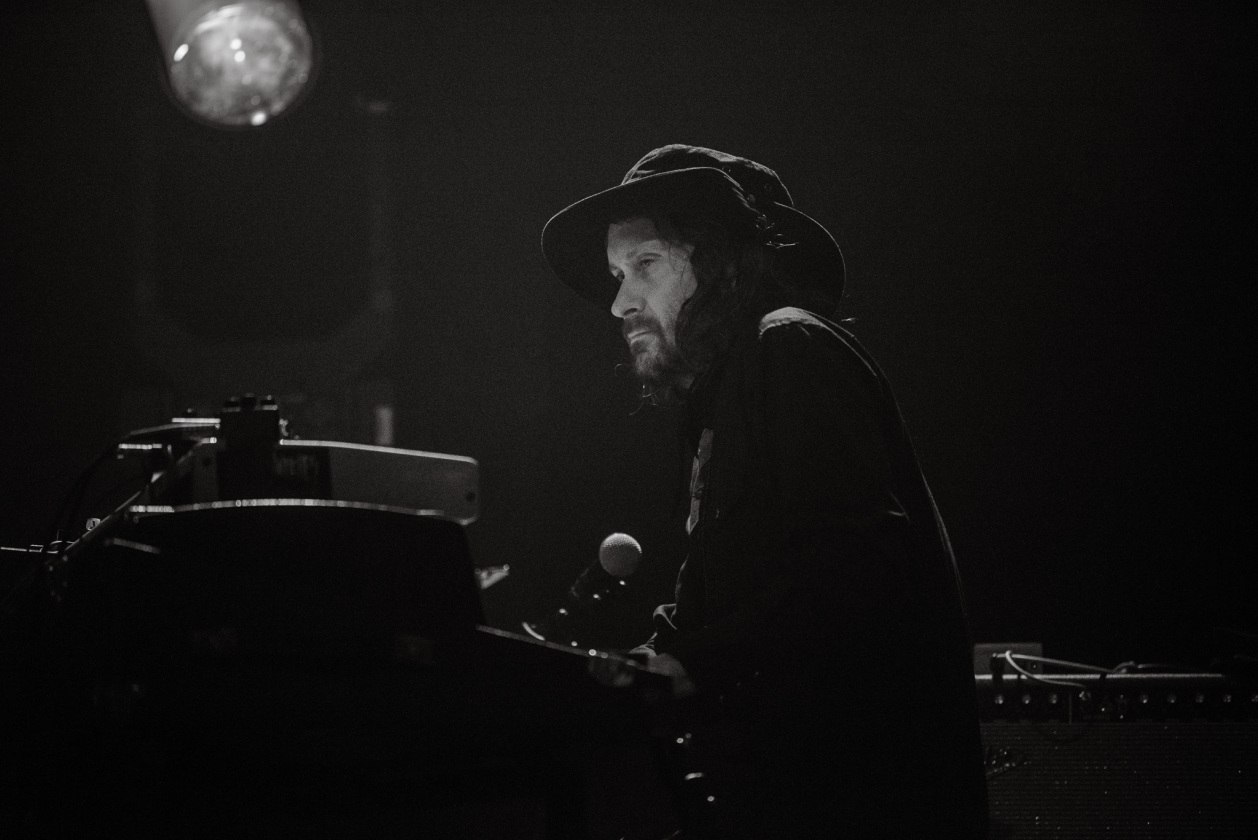 Hexentanz unter dem Zirkusdach: die Psychedelic Rocker live in Berlin. – All Them Witches.