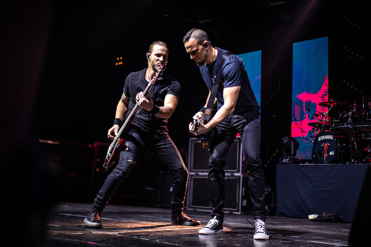 Auch in Berlin gern gesehene Gäste: Myles Kennedy und Band. – Alter Bridge.