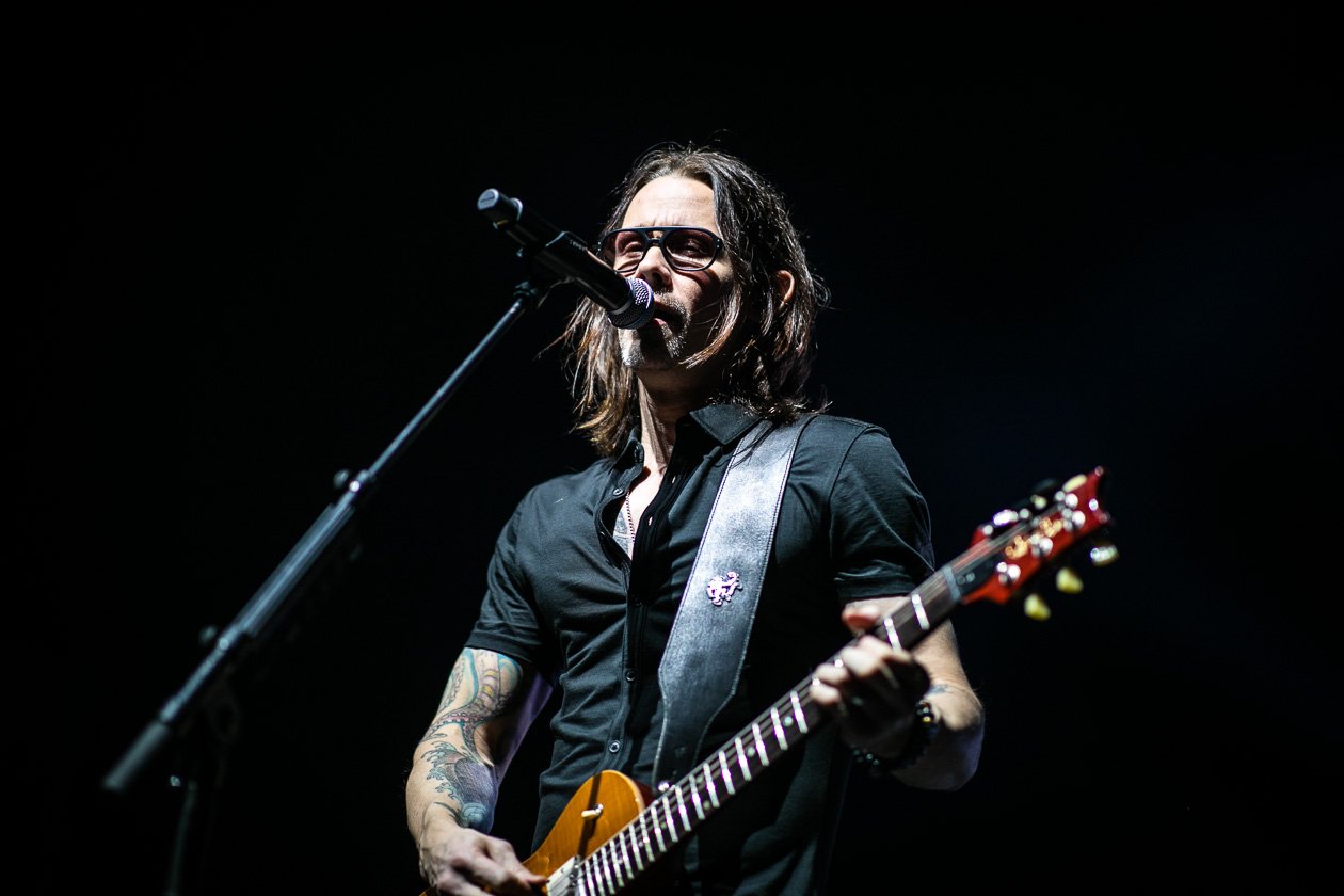 Auch in Berlin gern gesehene Gäste: Myles Kennedy und Band. – Alter Bridge.