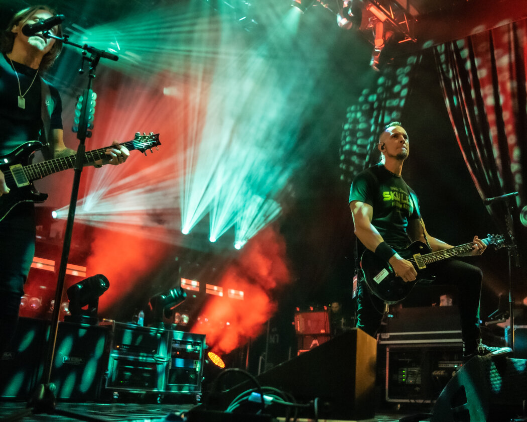 Myles Kennedy, Mark Tremonti, Brian Marshall und Scott Phillips auf Stippvisite in Deutschland. – Alter Bridge.