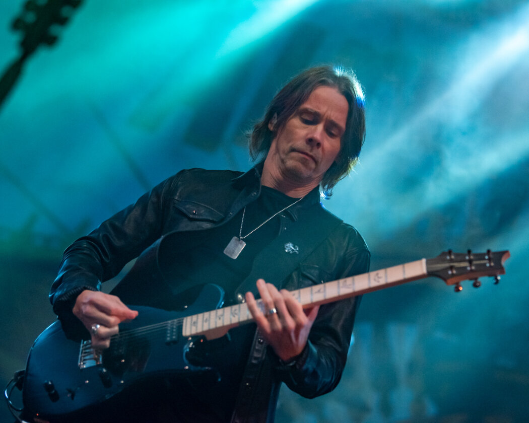 Myles Kennedy, Mark Tremonti, Brian Marshall und Scott Phillips auf Stippvisite in Deutschland. – Alter Bridge.