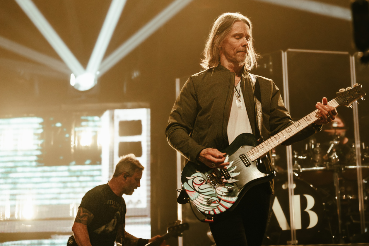 Alter Bridge – Alter Bridge.