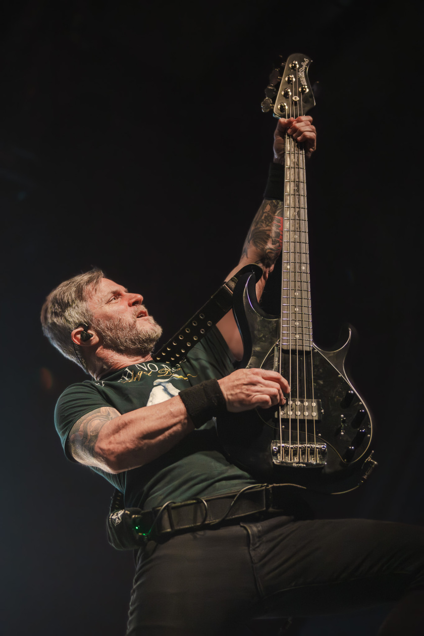 Alter Bridge – Mark Tremonti, Myles Kennedy, Brian Marshall und Scott Phillips mit der neuen Platte on tour. – Brian Marshall.
