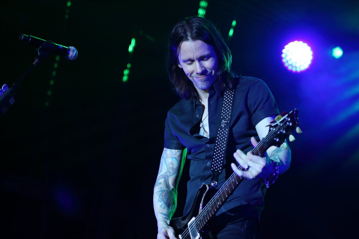 Myles Kennedy, Mark Tremonti und Bande auf The Last Hero-Tour. – Alter Bridge in München.