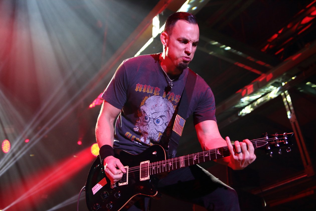 Alter Bridge – Myles Kennedy, Mark Tremonti und Bande auf The Last Hero-Tour. – Mark Tremonti.