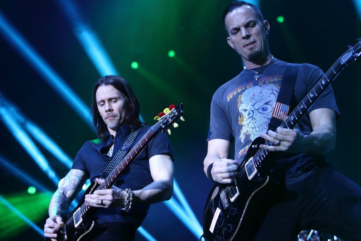 Alter Bridge – Myles Kennedy, Mark Tremonti und Bande auf The Last Hero-Tour. – Myles Kennedy und Mark Tremonti.