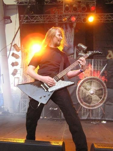 Kamen wie die Wikinger und machten alles platt: Amon Amarth. – 