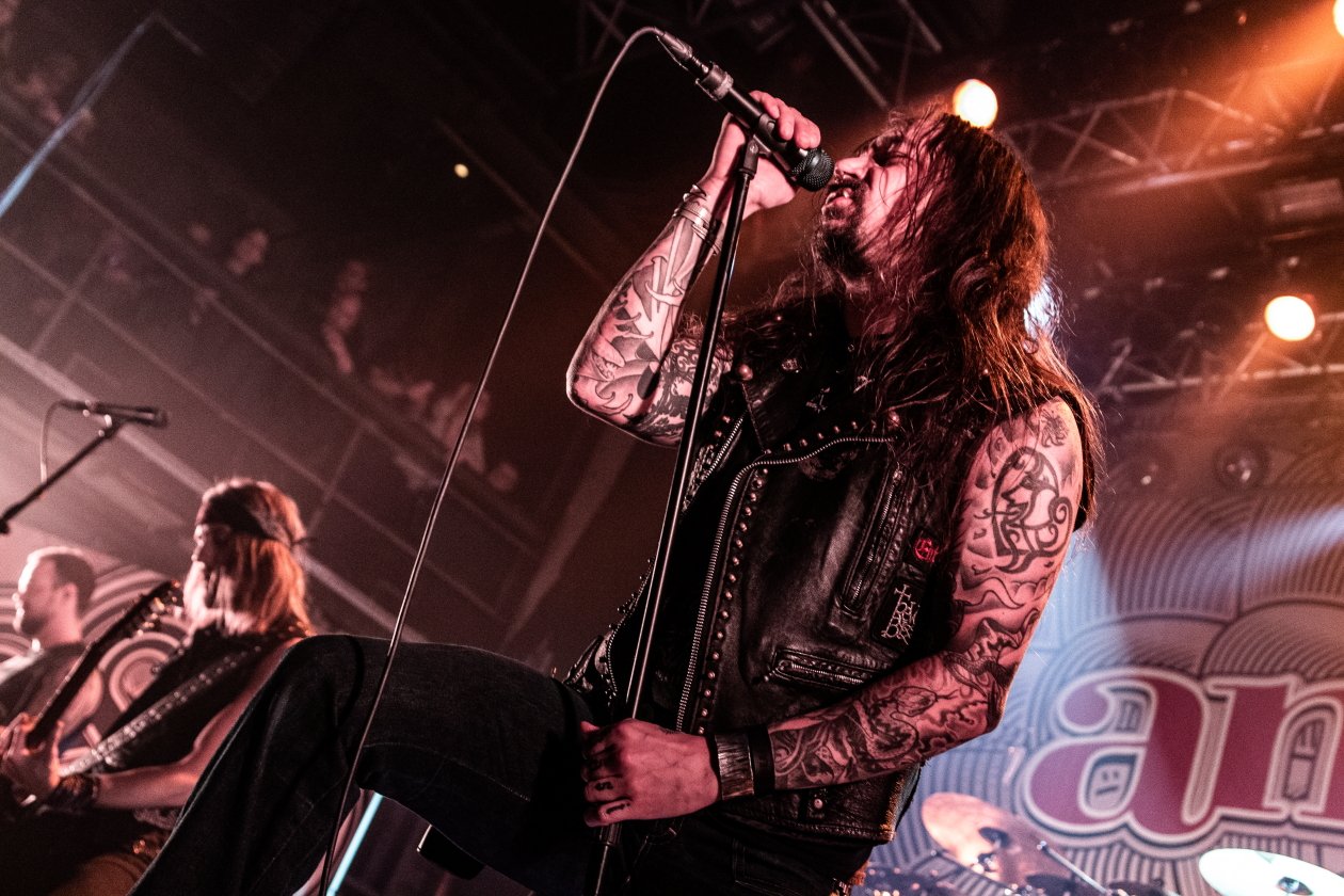 Amorphis – Auf Co-Headliner-Tour mit Soilwork. – Tomi Joutsen.
