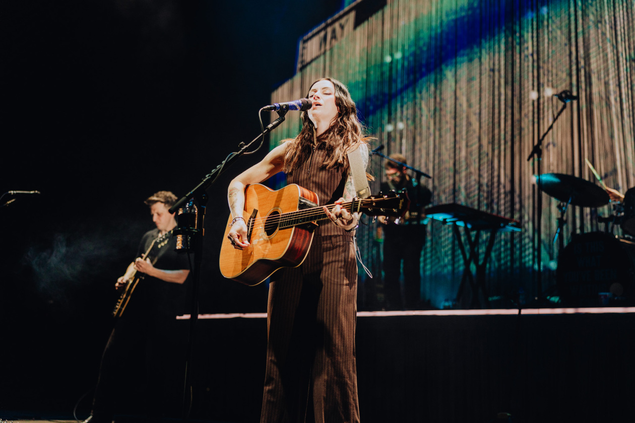 Die britische Singer/Songwriterin begeistert die Hauptstadt auf "Is This What You've Been Waiting For?"-Tour. – Amy Macdonald.