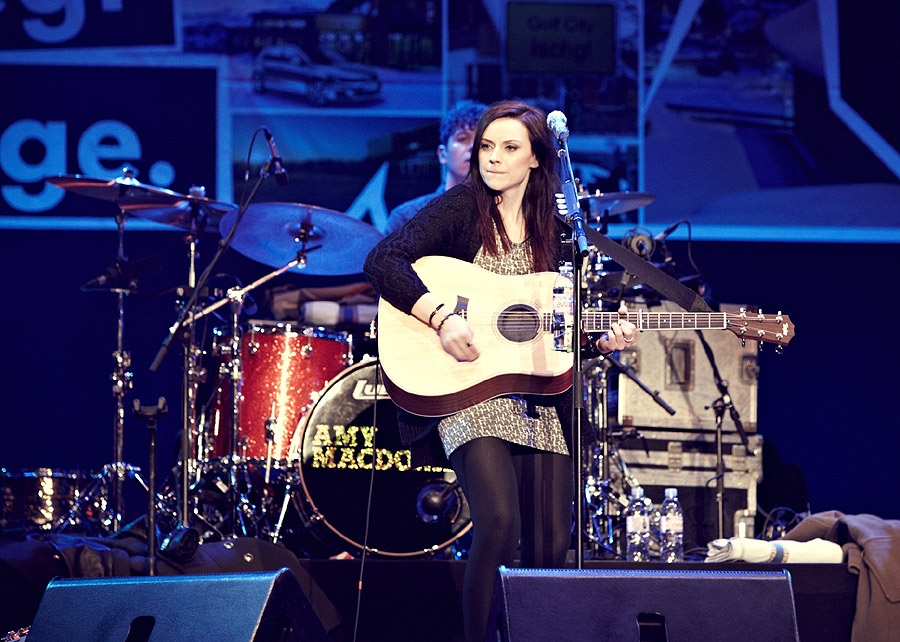 Amy Macdonald eröffnet die Wintersport-Saison 2012. – Amy Macdonald, Ischgl 2012