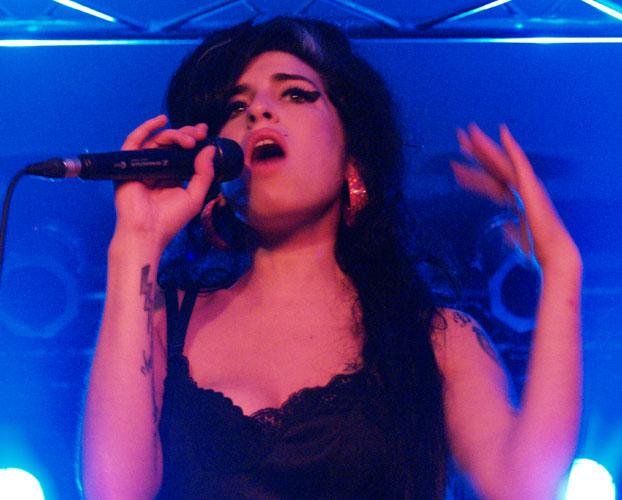 Amy Winehouse – Es groovt und rockt. – 