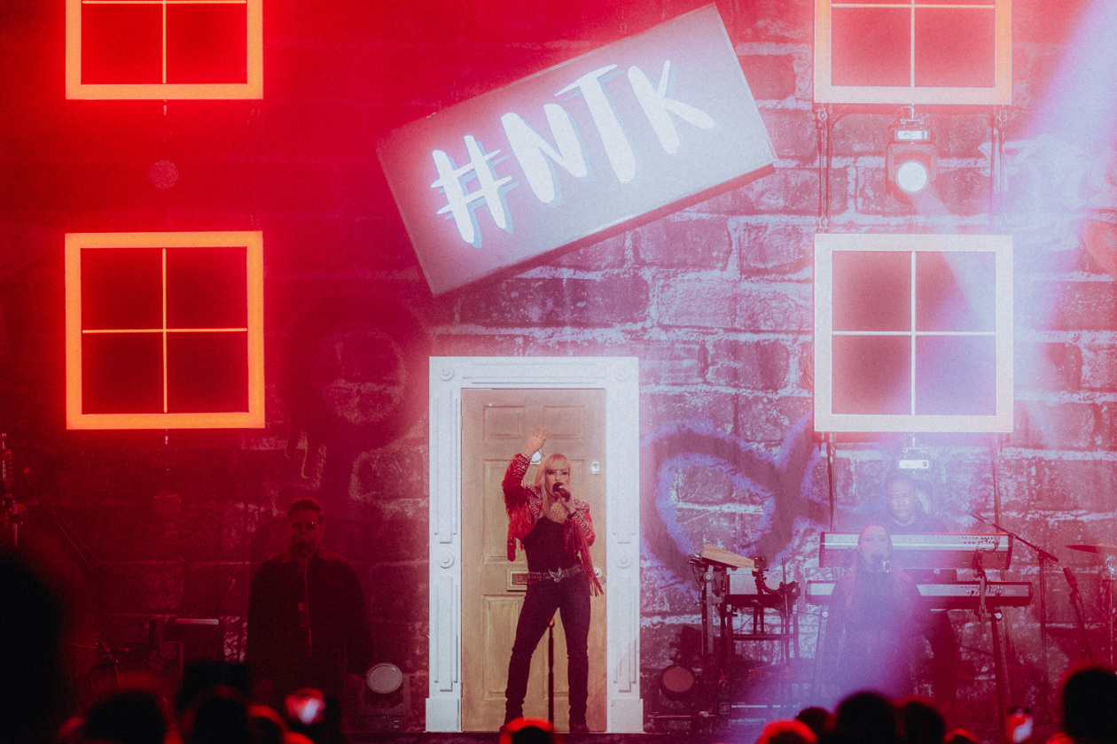 Ein Vierteljahrhundert "Not That Kind": die US-Amerikanerin auf #NTK25-Tour. – Anastacia.