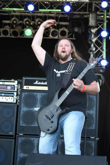 Angel Blake – Spielen nicht jeden Song mit Basser, rocken aber trotzdem. – 
