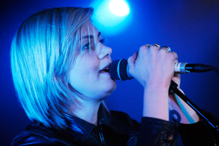 Anna Ternheim – Schweden lässt grüßen: Leise Töne im Luxor. – Lieder wie der tiefste schwedische Winter.
