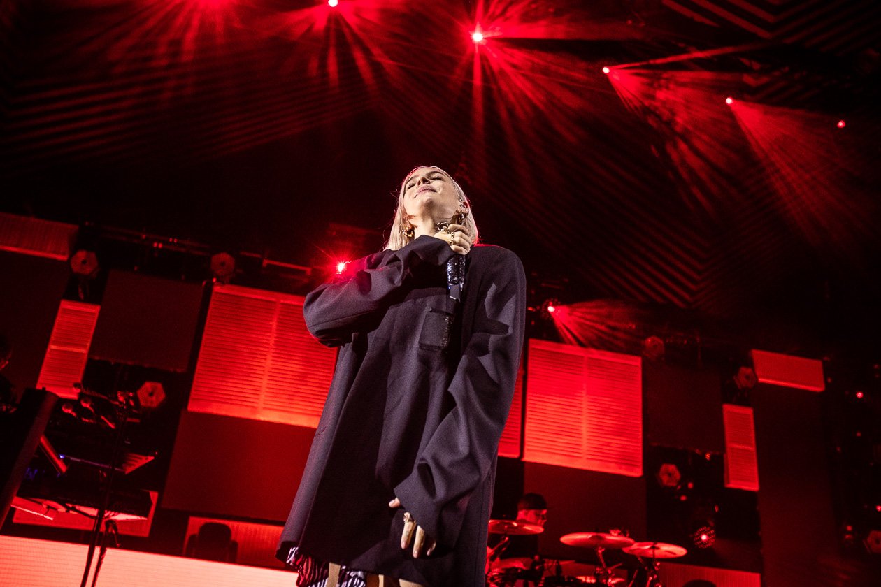 Selbstbewusste Show in der Hauptstadt. – Anne-Marie.