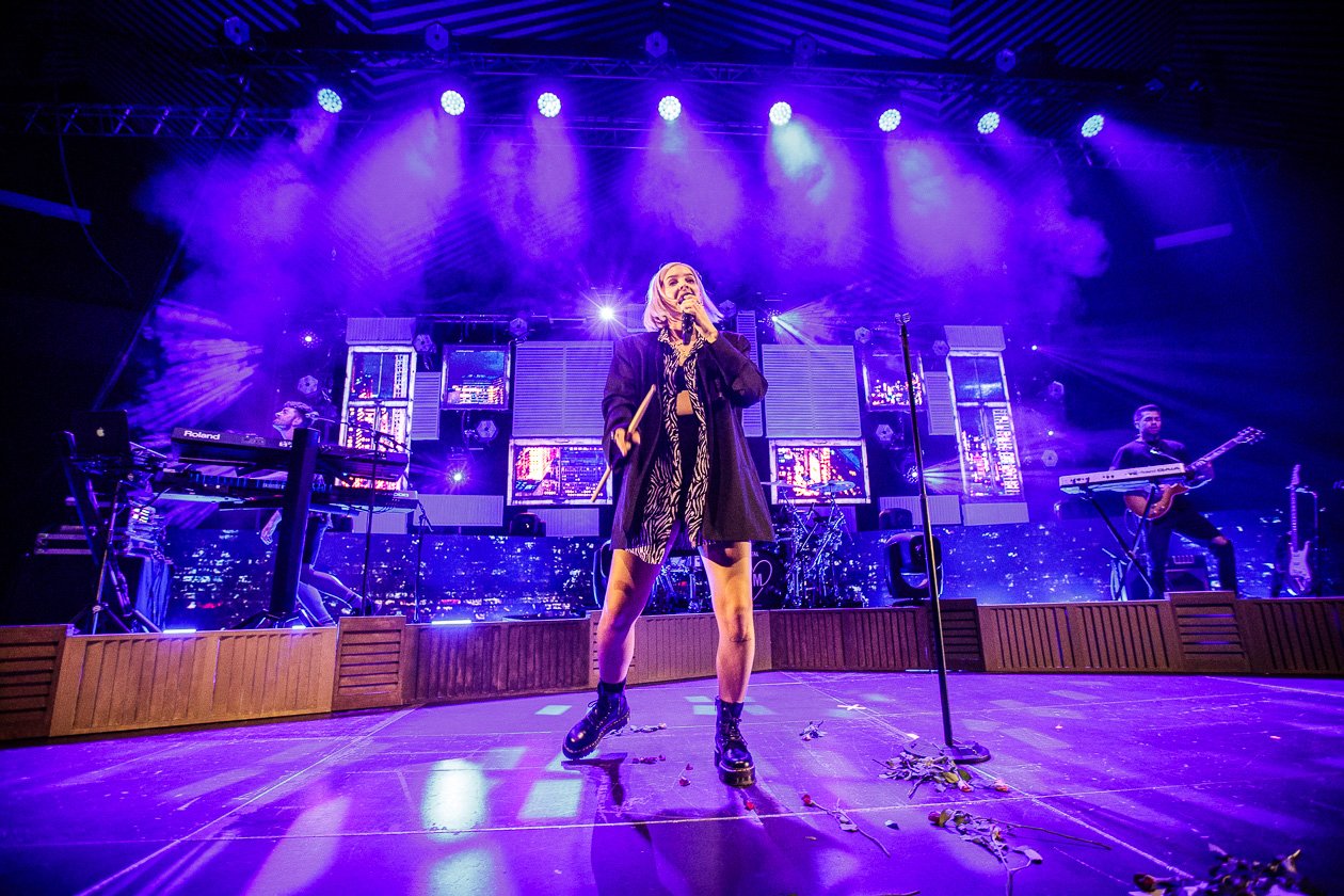 Selbstbewusste Show in der Hauptstadt. – Anne-Marie.